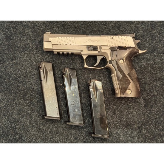Sig Sauer P226 X5 ​​​​​​​9mm Near New